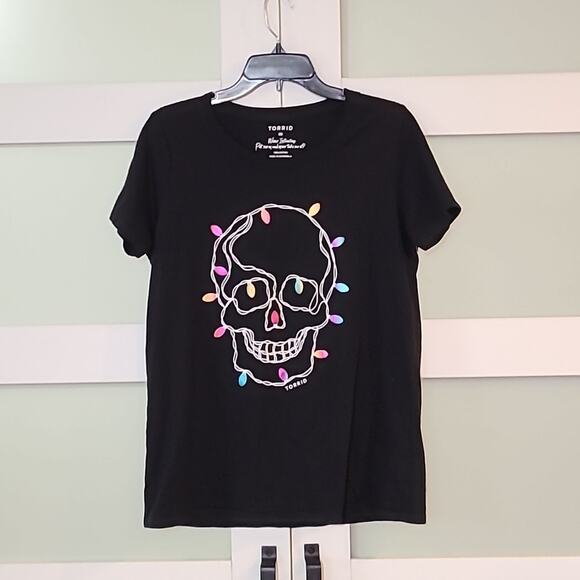 Torrid Christmas Lights Skull T-Shirt Sz 00 (M/L) Black Cotton Short Sleeve - Picture 1 of 5